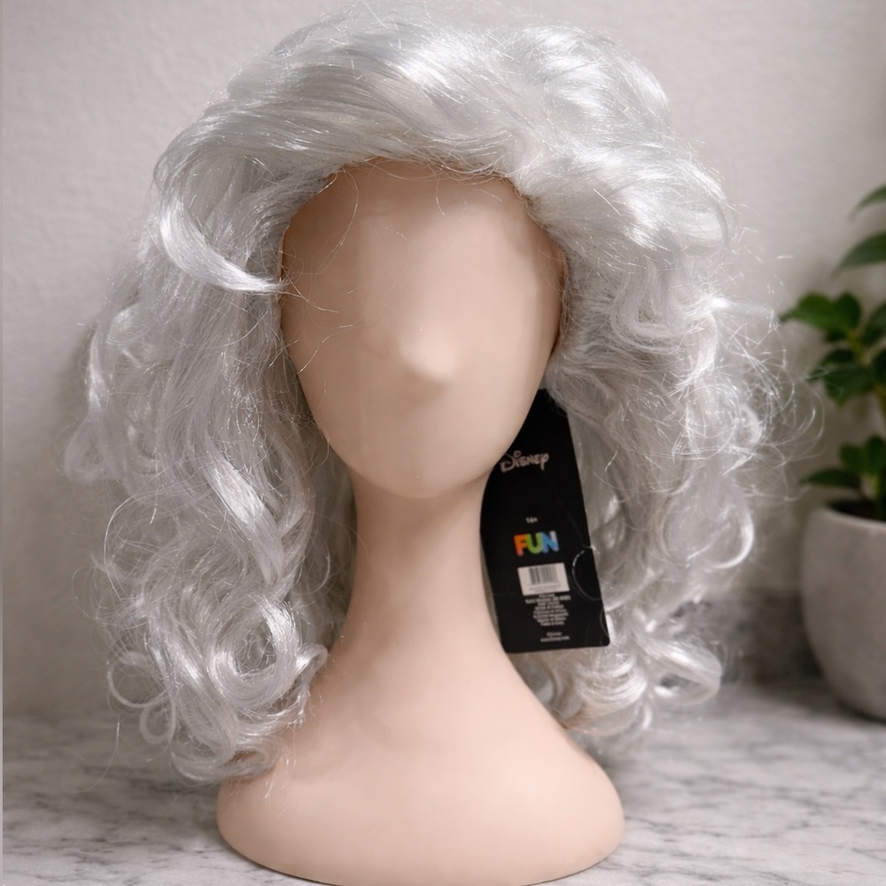 Disney Cruella Style White Curly Wig – Adult Costume Wig | New w/ Tag